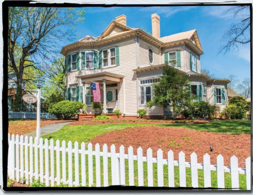 Charles Bass House Bed & Breakfast South Boston Exterior photo